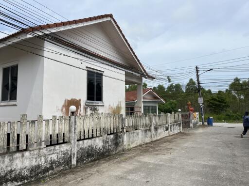 432 Sqm., 3 Beds, 2 Baths House listed for ฿ 2,565,000.