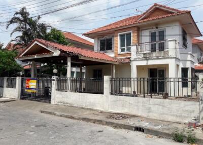 200 Sqm., 1 Bed, 1 Bath House listed for ฿ 2,565,000.