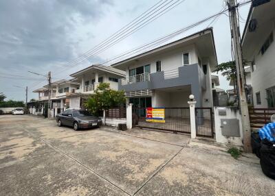 160 Sqm., 3 Beds, 2 Baths House listed for ฿ 2,565,000.