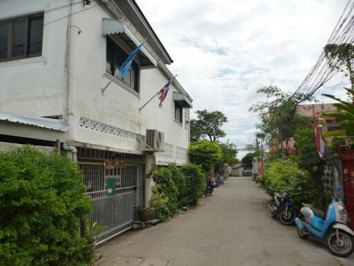 200 Sqm., 1 Bed, 1 Bath House listed for ฿ 2,502,000.