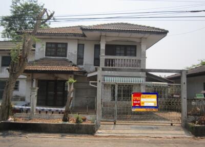 400 Sqm., 3 Beds, 2 Baths House listed for ฿ 2,470,000.
