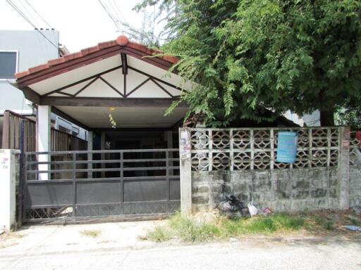 200 Sqm., 3 Beds, 3 Baths House listed for ฿ 2,470,000.