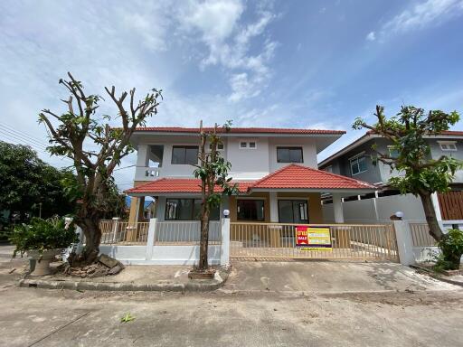 200 Sqm., 3 Beds, 3 Baths House listed for ฿ 2,678,000.