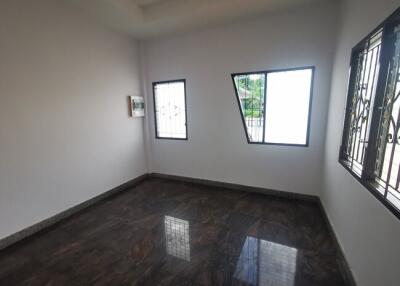 318 Sqm., 2 Beds, 1 Bath House listed for ฿ 2,100,000.