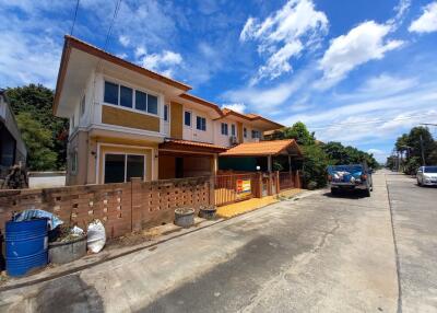 194 Sqm., 3 Beds, 2 Baths House listed for ฿ 2,290,000.