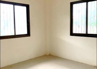 272 Sqm., 3 Beds, 1 Bath House listed for ฿ 2,375,000.