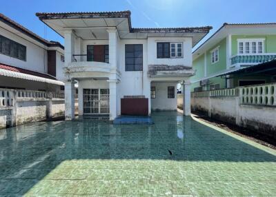 240 Sqm., 3 Beds, 2 Baths House listed for ฿ 1,990,000.