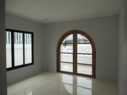 208 Sqm., 4 Beds, 2 Baths House listed for ฿ 2,583,000.