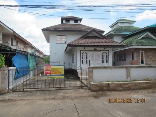 213 Sqm., 3 Beds, 2 Baths House listed for ฿ 2,573,000.