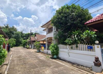 240 Sqm., 3 Beds, 2 Baths House listed for ฿ 2,573,000.