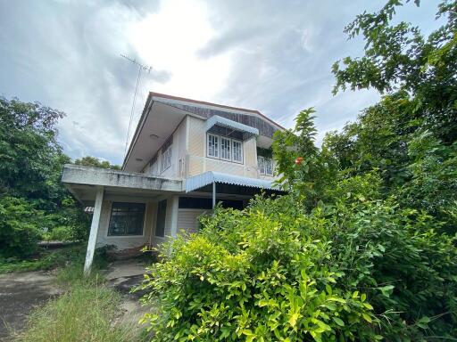 2,088 Sqm., 3 Beds, 2 Baths House listed for ฿ 2,298,000.