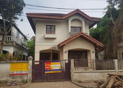 200 Sqm., 1 Bed, 1 Bath House listed for ฿ 2,100,000.
