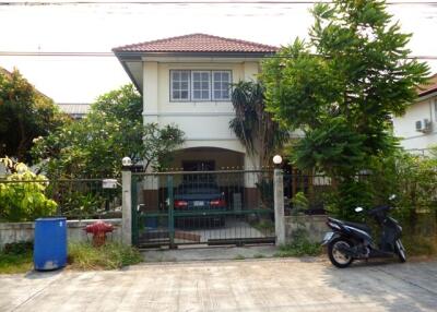 220 Sqm., 1 Bed, 1 Bath House listed for ฿ 2,520,000.