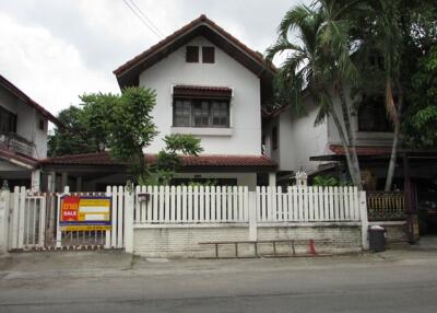 144 Sqm., 2 Beds, 2 Baths House listed for ฿ 2,280,000.