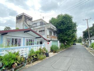 272 Sqm., 1 Bed, 1 Bath House listed for ฿ 2,439,000.