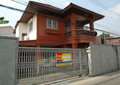 240 Sqm., 3 Beds, 2 Baths House listed for ฿ 2,435,000.