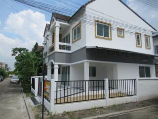 98 Sqm., 3 Beds, 2 Baths House listed for ฿ 2,310,000.
