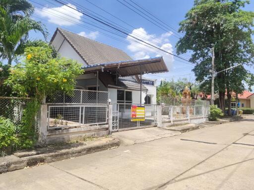 288 Sqm., 3 Beds, 2 Baths House listed for ฿ 2,310,000.