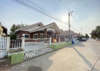 202 Sqm., 2 Beds, 1 Bath House listed for ฿ 2,310,000.