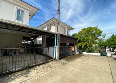 194 Sqm., 3 Beds, 2 Baths House listed for ฿ 2,310,000.