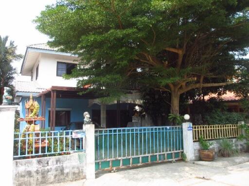 304 Sqm., 3 Beds, 2 Baths House listed for ฿ 2,310,000.