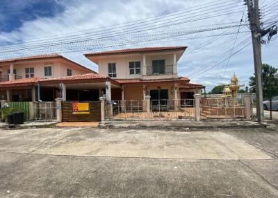220 Sqm., 3 Beds, 2 Baths House listed for ฿ 2,310,000.