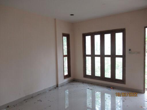 1,452 Sqm., 3 Beds, 2 Baths House listed for ฿ 2,288,000.