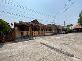 200 Sqm., 3 Beds, 2 Baths House listed for ฿ 2,205,000.