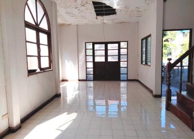 200 Sqm., 3 Beds, 2 Baths House listed for ฿ 1,900,000.