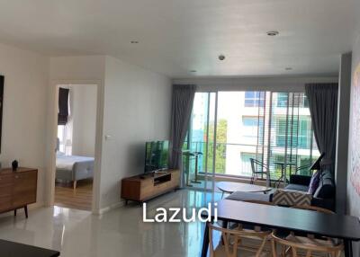 Modern 2 Bedroom Condo Close To The Beach