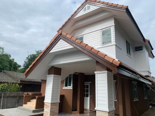 352 Sqm., 3 Beds, 3 Baths House listed for ฿ 2,084,000.