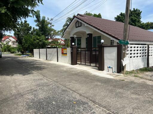 353 Sqm., 3 Beds, 2 Baths House listed for ฿ 1,940,000.