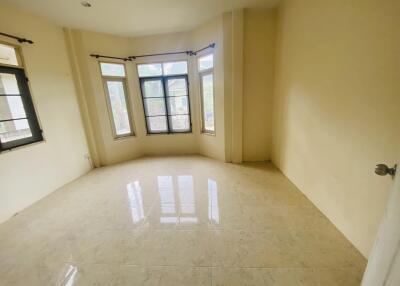 220 Sqm., 3 Beds, 2 Baths House listed for ฿ 1,615,000.