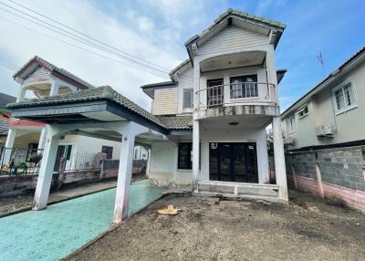 240 Sqm., 3 Beds, 2 Baths House listed for ฿ 1,785,000.