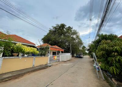 204 Sqm., 3 Beds, 1 Bath House listed for ฿ 1,595,000.