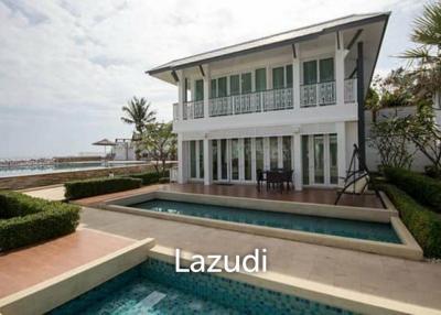 Luxury Beachfront 4 bed 2 storey Villa