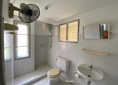 466 Sqm., 2 Beds, 2 Baths House listed for ฿ 1,470,000.