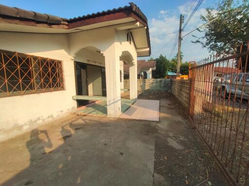 400 Sqm., 3 Beds, 2 Baths House listed for ฿ 1,360,000.