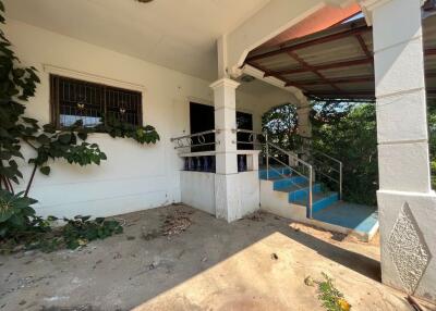 200 Sqm., 3 Beds, 1 Bath House listed for ฿ 1,188,000.