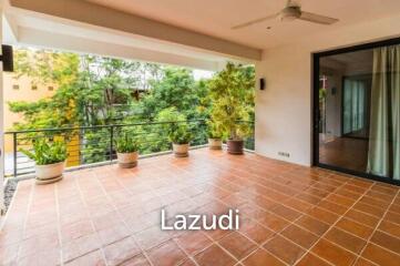 Casa Daeng: 2 Bed Condo in Khao Takiab