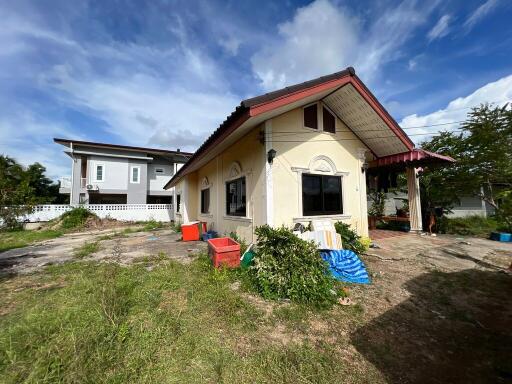 400 Sqm., 2 Beds, 1 Bath House listed for ฿ 1,259,000.