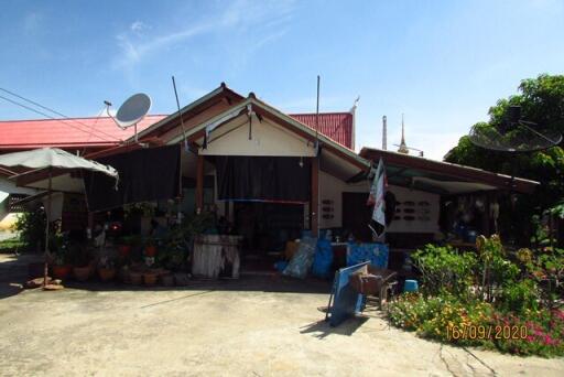 732 Sqm., 3 Beds, 1 Bath House listed for ฿ 1,135,000.