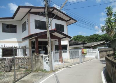 216 Sqm., 3 Beds, 2 Baths House listed for ฿ 1,101,000.