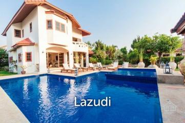 Grand 6 Bed Pool Villa in Hua Hin Town Centre