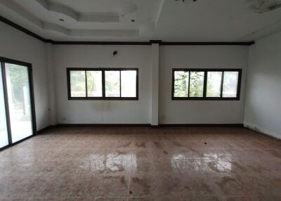 996 Sqm., 2 Beds, 2 Baths House listed for ฿ 820,000.