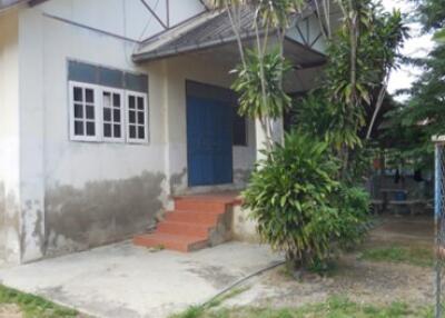 728 Sqm., 4 Beds, 1 Bath House listed for ฿ 1,122,000.
