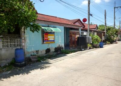 144 Sqm., 3 Beds, 1 Bath House listed for ฿ 850,000.