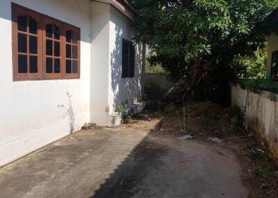 184 Sqm., 3 Beds, 1 Bath House listed for ฿ 1,070,000.