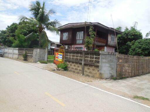 1,148 Sqm., 2 Beds, 1 Bath House listed for ฿ 958,000.