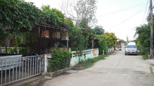 192 Sqm., 2 Beds, 1 Bath House listed for ฿ 935,000.